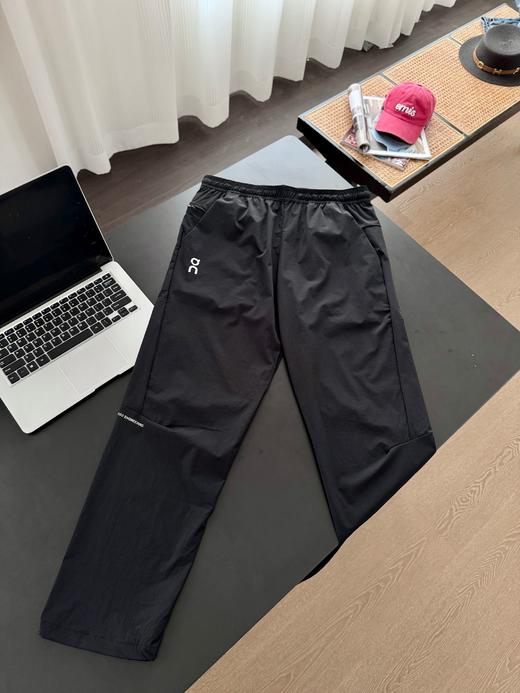 点此购买 昂跑All-Day Joggers系列男士户外休闲长裤 bk 340857 商品图8
