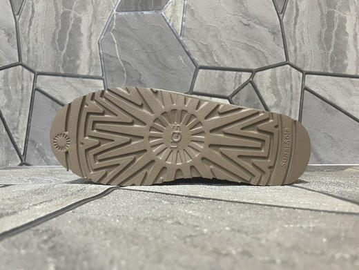 春季特惠💰350 UGG mini 三层底 5cm厚 经典的ultra mini鞋型 商品图3
