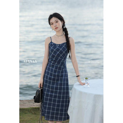 鹿向南「布鲁士蓝色」黑色叠穿长袖毛针织衫时尚高级短款上衣女春 商品图1