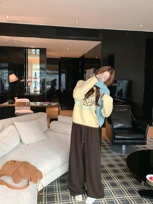 <曾小咸推荐>3.1现货秒杀！微信超特价！韩系奶fufu黄色圆领毛衣 日常219.99 立减130 秒杀89.99！加绒休闲裤89.99秒！ 商品图8