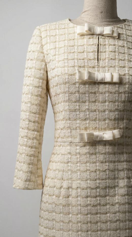 圆领钉珠蝴蝶结收腰连衣裙 商品图0