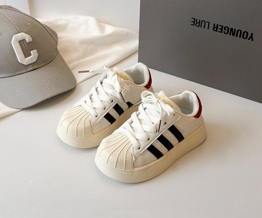 😉开学季必备高品质经典小白鞋！2026春季新款儿童高品质高颜值大牌风 🌸【岁愿大牌风开学季儿童贝壳头小白鞋X149】--爆火 开学封神小白鞋 商品图2