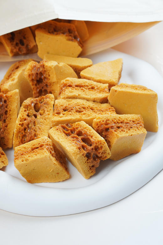 🔥手工蜂窝糖🍬咖啡搭子☕ +酥脆焦香！ 💰19.9到手一大袋250g【蜂窝糖】，咖啡调味、日常解馋全拿捏🍭✅手工熬制的蜂窝糖🤤气孔分明立体！ 商品图0