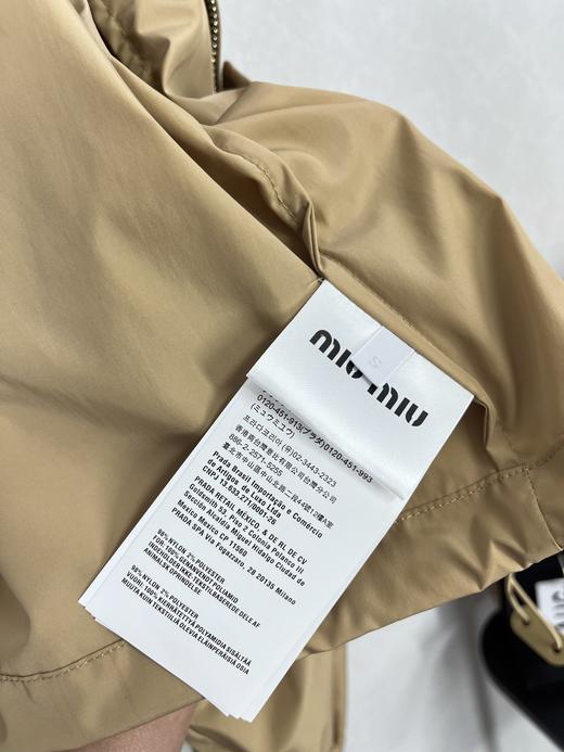 缪缪 卡其色连帽防晒外套 春夏款 商品图5
