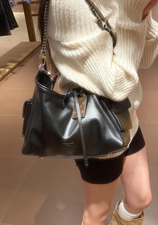 LV精简黑武士链条帅气大气肽羊皮妈咪包 商品图2