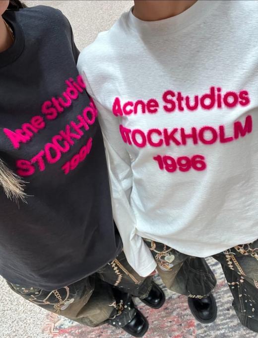 一店k （超级断货王！26ss新春限定 ！）原版定织定染棉麻面料 ！AC女孩👧🏻一件T就能穿出高级感！植绒logo太帅了！面料依旧舒适！版型依旧慵懒！松弛还得1996！短袖/长袖2款入！ 商品图5