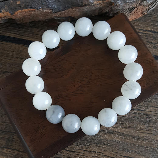 【天然正品】天然新疆籽料约12.0MM青花和田玉圆珠手串250226NJS12 商品图2