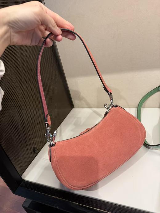 到手价1480元 Coach麂皮Ashton mini斜挎/腋下包 尺寸：20*9.5*5.5cm  美国代购，无中文标签，介意慎拍 商品图4