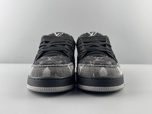 春季特惠💰720 LV 纯原版本 # 驴牌 Trainer 经典配色全黑破坏水洗牛仔 商品图5