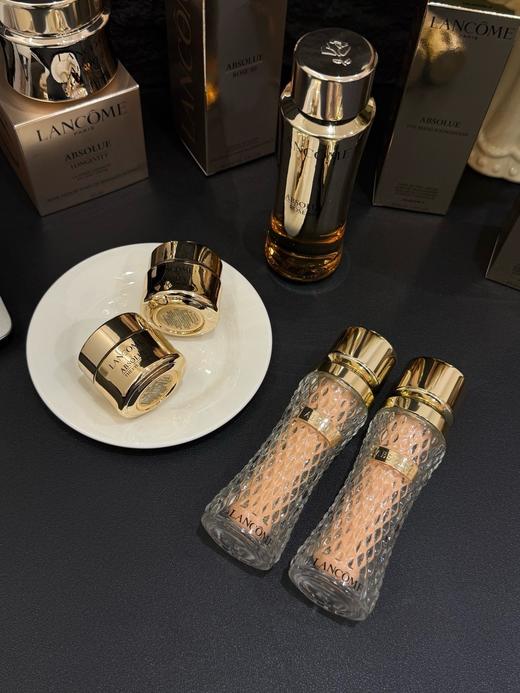 一店d❗️兰k菁纯全系列护肤品
有新品！！！口碑王贵妇防晒也安排了 精华水、面霜、眼霜、防晒霜、粉底液一整套明星系列 全是新版  这是春节刚刚入海关的一批货  依旧是免税区渠到 商品图14