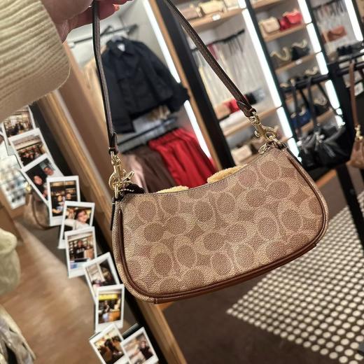 到手价1580元 coach新款Ashton折扣 斜挎包/腋下包 尺寸：19.6*8.9*5.7cm  美国代购，无中文标签，介意慎拍 商品图5