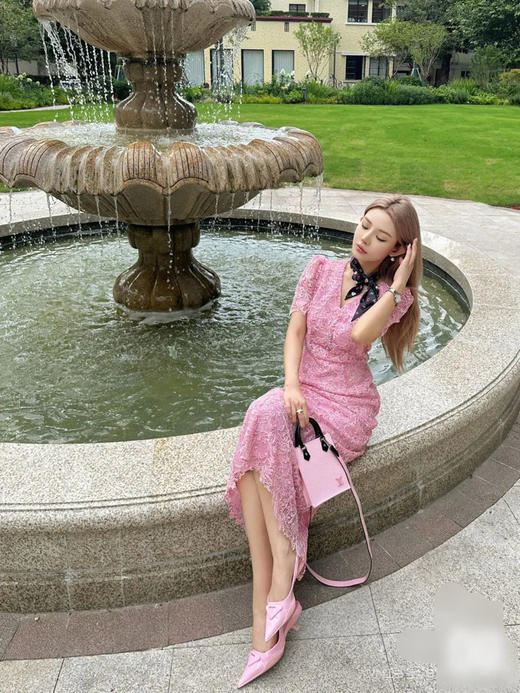 Lv mini 琴谱 芭蕾粉 水波纹牛  斜挎包 商品图2