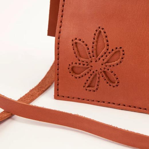 心艺手作：花漾水牛皮斜挎包 Flora Leather Crossbody Bag 商品图2