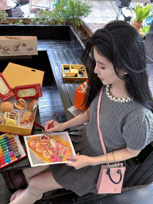 Lv mini 琴谱 芭蕾粉 水波纹牛  斜挎包 商品图3