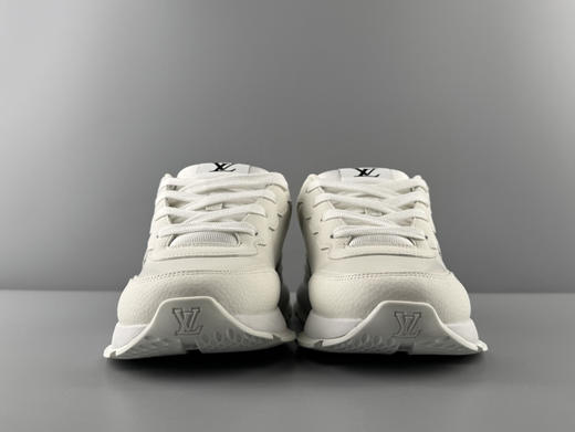 春季特惠💰680 LV 纯原版本 # 驴家 秋冬男士系列 Classic 牛皮革 圆头系带 低帮 生活休闲鞋 商品图5