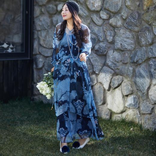 【林栖设计小店】浮云逸然|桑蚕丝优雅宽松百搭多色2026夏新款鱼子缬印花披肩1962011 商品图5