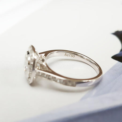 【天然正品】AU750白金简约时尚方型1.01克拉钻石戒指10号（戒圈可改）130226NJT02 商品图5