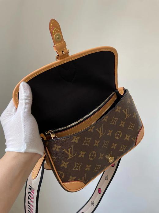 F022777随性复古时尚日常通勤可单肩可斜挎可手拎法棍包 商品图7