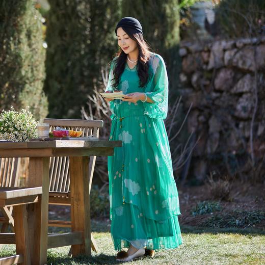 【林栖设计小店】浮云逸然|桑蚕丝优雅宽松百搭多色2026夏新款鱼子缬印花披肩1962011 商品图7