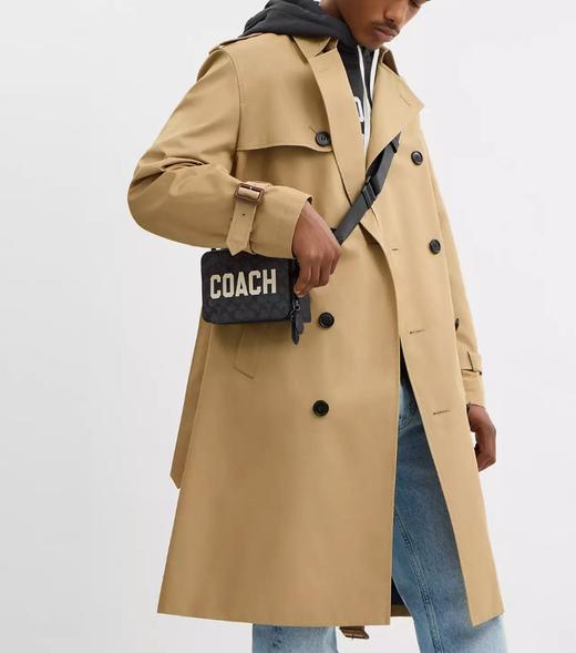 到手价1699元 Coach专柜精品 新款Charter系列黑灰老花白logo斜挎包 相机包  尺寸: 19*13*6cm  美国代购，无中文标签，介意慎拍 商品图4