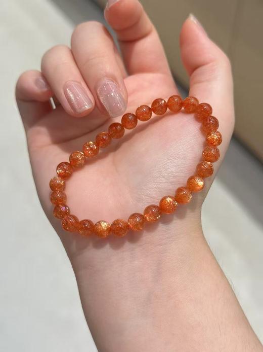 九Z离火必入｜鼎级金太阳石手串，把“阳光好运”戴在手上！鲜艳橙红砂金效应明显！赤霞鎏金浓郁鲜明，犹如落日余晖！市面天华木反级别，合作供应链是给头部鼎级直播间供货的源头，品质、性价比，直接拉满！ 商品图11
