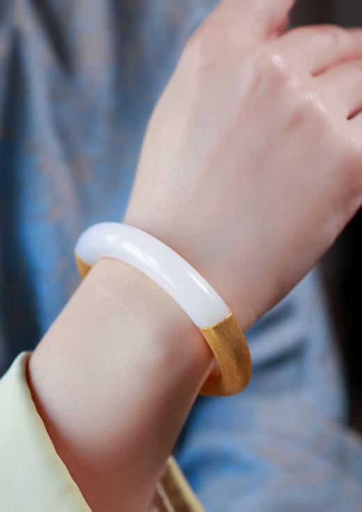 玉骨凝脂 极品俄白和田玉手镯 JD 商品图0