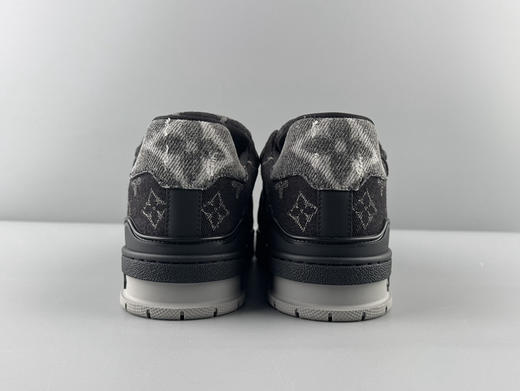 春季特惠💰720 LV 纯原版本 # 驴牌 Trainer 经典配色全黑破坏水洗牛仔 商品图6