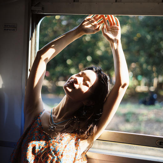 绽放108朵/繁花·红蓝混色小碎花长款吊带连衣裙女旅行度假风长裙 商品图1