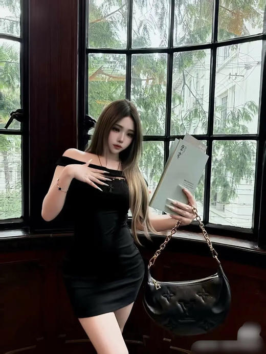 LV over the moon  黑金 牛皮 豌豆 月亮包 商品图2