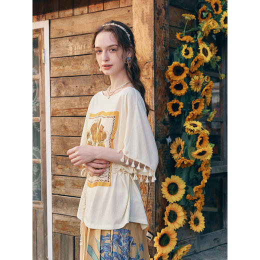 两三事梵高文艺西野暮色2026春季新款休闲流苏袖口印花t恤女宽松 商品图3