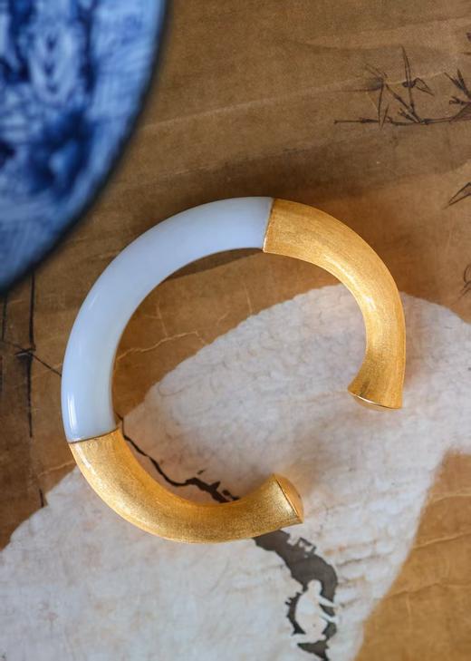 玉骨凝脂 极品俄白和田玉手镯 JD 商品图1