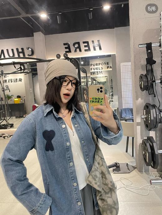 一店k （客供水洗牛仔面料！）一上身就爱爆了！牛仔控的新宠！做旧的牛仔蓝 复古又有腔调！随随便便一个下衣失踪就很好看！谁穿谁好看 真的很难不爱！明星同款 早春情侣牛仔蓝爱心衬衫外套 商品图1