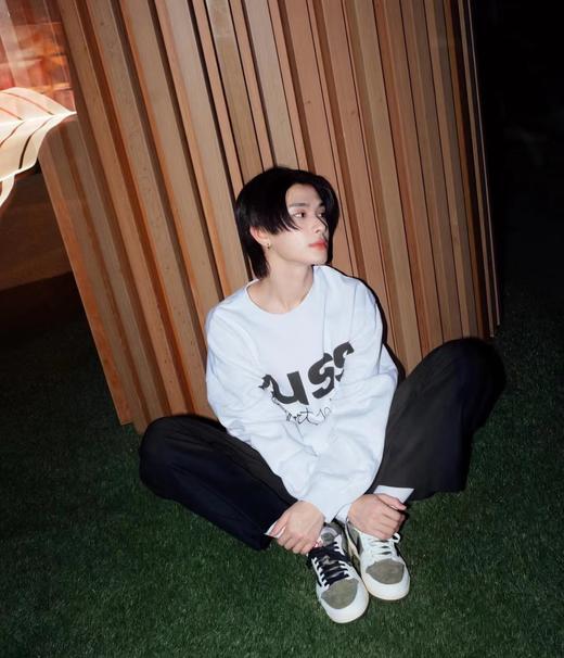 F022733大logo印花情侣柔软舒适圆领长袖T恤 商品图0