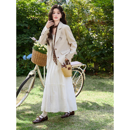 鹿向南「油画情书」高级感气质西装外套女士春季新款杏色西服上衣 商品图3