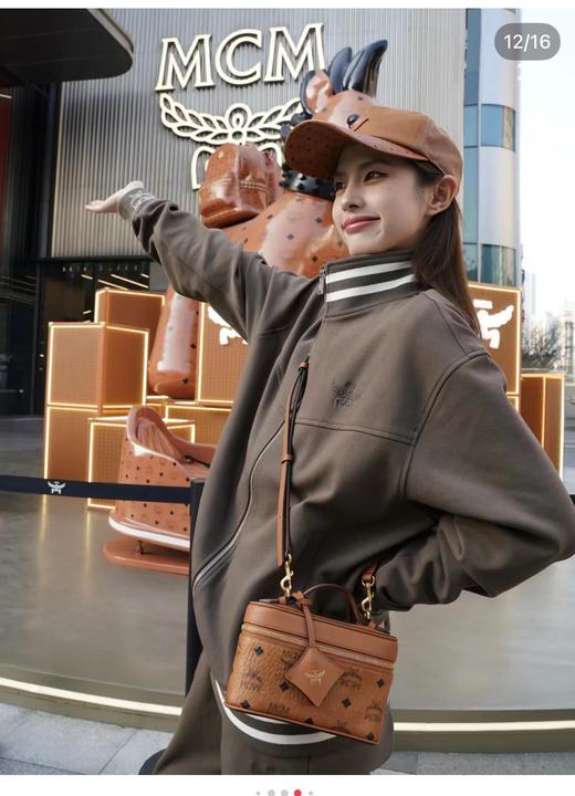 F022702新款复古棕调老花温柔干邑色盒子包 商品图9