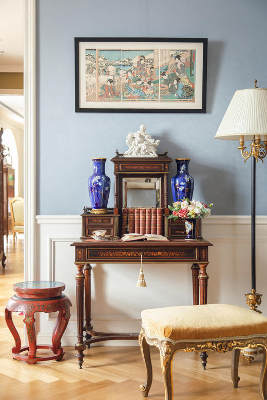 独角鹿西洋古董法国出品路易十六风格鎏金装饰胡桃木精雕古典花叶纹细木镶嵌带镜写字桌古董家具 商品图0