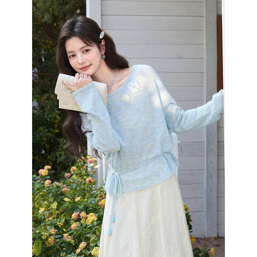 鹿向南「雾蓝花信」法式气质蓝色针织衫女春季高级慵懒感罩衫上衣 商品图1