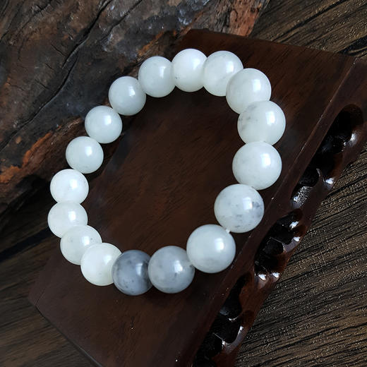 【天然正品】天然新疆籽料约12.0MM青花和田玉圆珠手串250226NJS12 商品图4