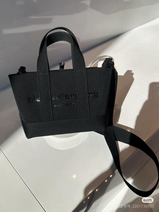 原单正品 𝗔𝗹𝗲𝘅𝗮𝗻𝗱𝗲𝗿 𝗪𝗮𝗻𝗴｜亚历山大王螺纹mini款包包
尺寸:20 *15cm 商品图7