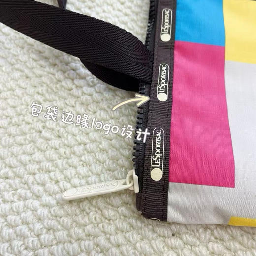 原单正品LeSportsac乐播诗X逗鸭 《100只动物》 系列托特包不规则手绘彩色格子
尺寸：上口33cm 下口24cm 高35cm 底宽 10cm 商品图3