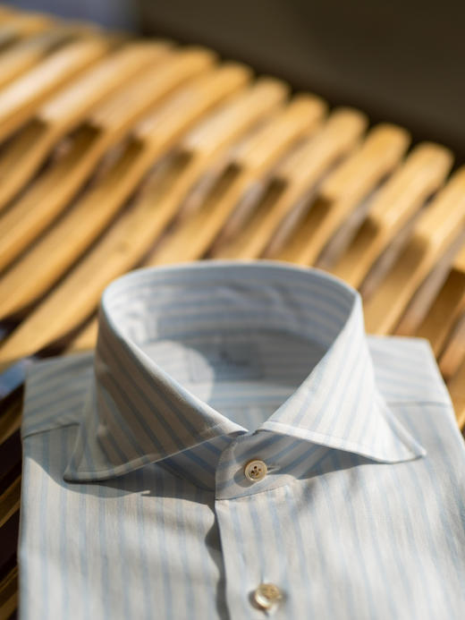 Avino 蓝色条纹棉麻衬衫 商品图2