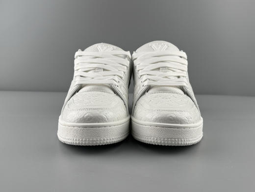 春季特惠💰720 LV 纯原版本 # 驴牌 Trainer 全白 满印印花 商品图6