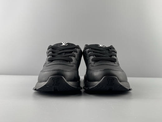 春季特惠💰680 LV 纯原版本 # 驴家 秋冬男士系列 Classic 牛皮革 圆头系带 低帮 生活休闲鞋 商品图5