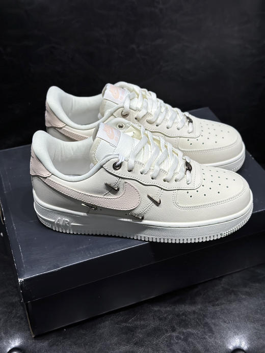 春季特惠💰340 Nk Air Force 1 空军系列 经典复古风格 防滑轻便 低帮 板鞋 男女同款 商品图1