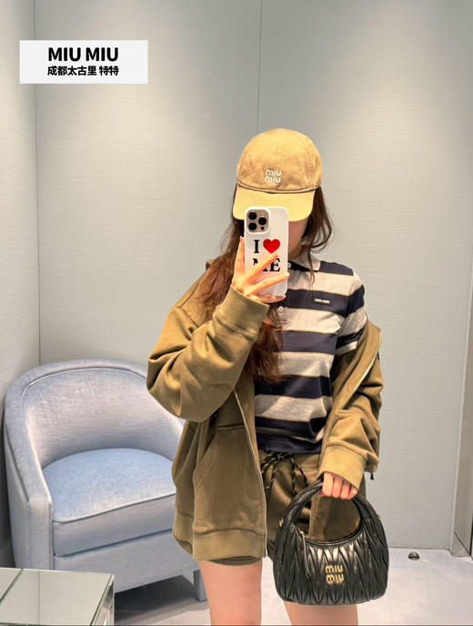 缪缪 最新 橄榄绿连帽拉链衫（MM） 商品图0