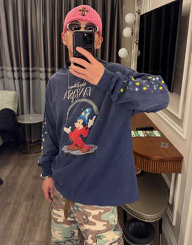 点此购买 Saint Mx6迪士尼联名魔法米奇重磅水洗破坏做旧高街长袖卫衣 md 340964