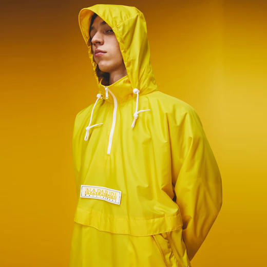 Napapijri 中性Martine Rose联名 Rainforest Axl 字母徽标贴片连帽雨衣 黄色 NP0A4FI2YS11 商品图4