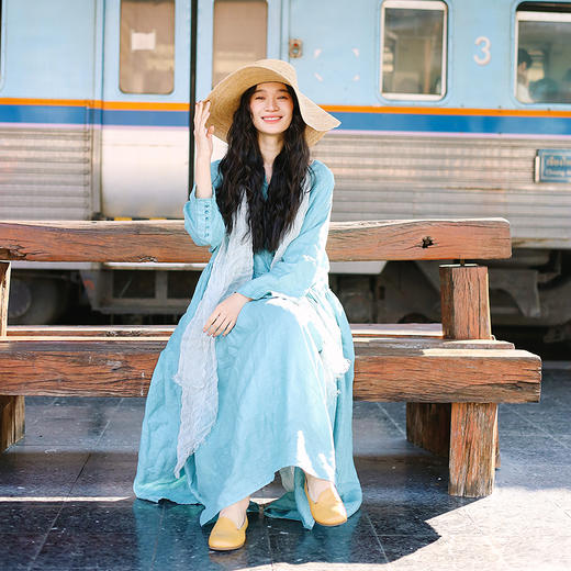 绽放076朵/干洗亚麻宽松重工碎褶文艺防晒V领七分袖简约连衣裙 商品图1