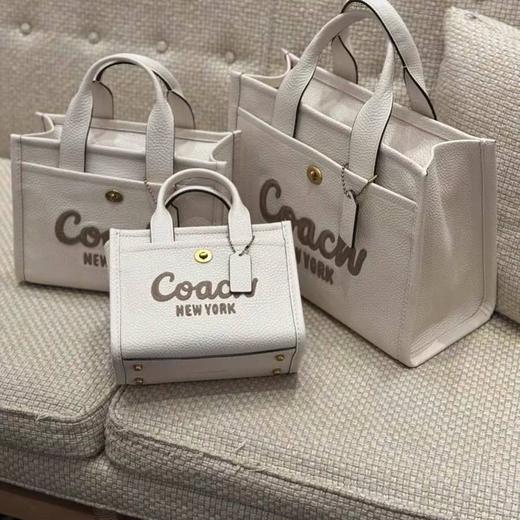 到手价1880元 Coach专柜，最新款Cargo托特超级好价 纯皮材质 尺寸: 20*15*11cm  美国代购，无中文标签，介意慎拍 商品图0