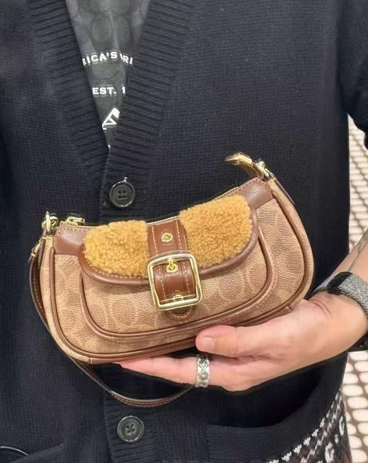 到手价1580元 coach新款Ashton折扣 斜挎包/腋下包 尺寸：19.6*8.9*5.7cm  美国代购，无中文标签，介意慎拍 商品图0